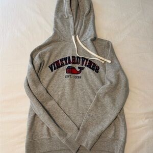 Vineyard Vines Embroidered Hoodie - Like New - Mens Small / Womens Medium
